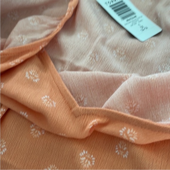 Torrid Washable Crinkle Gauze V-Neck Ruffle Strap Tank - Picture 7 of 9